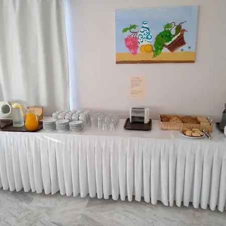 Leonidas Hotel&studios 2*