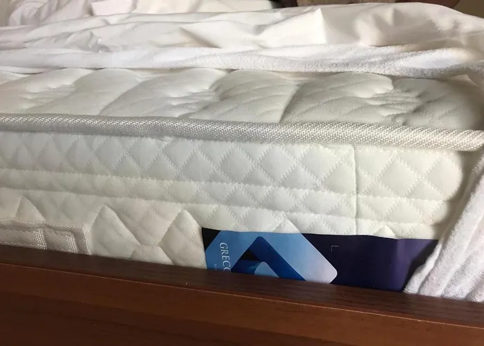 Leonidas Hotel&studios 2*