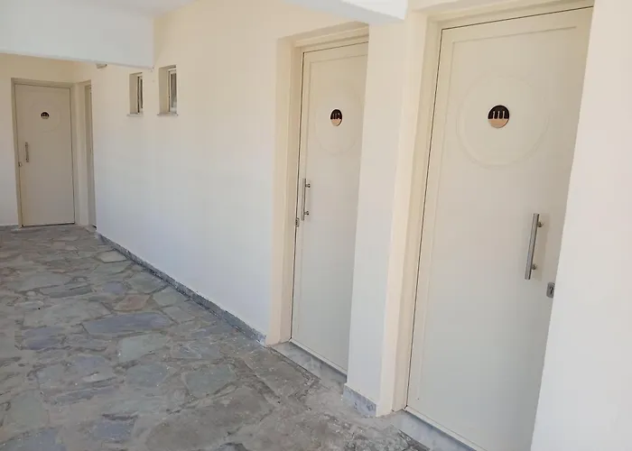 Leonidas Hotel&studios Hotel