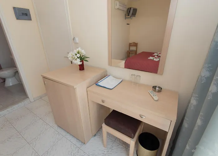 Hotel Leonidas Hotel&studios Cos