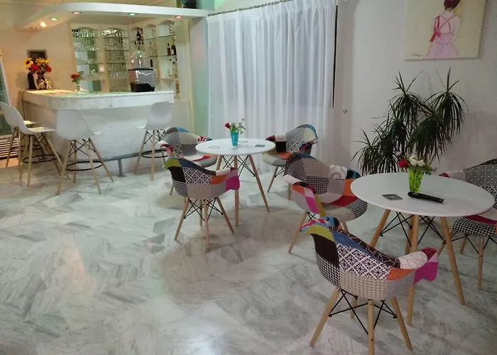 Hotel Leonidas Hotel&studios Cos