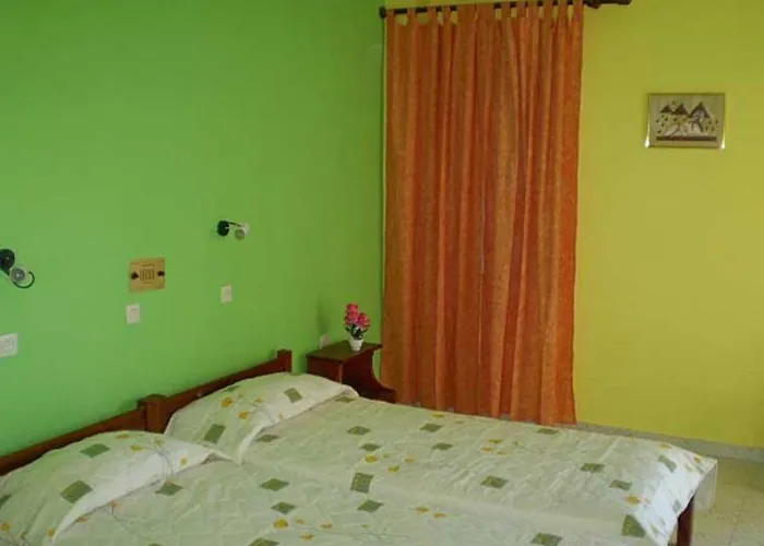 Hotel Leonidas Hotel&studios Cos