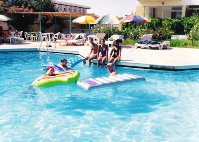 Leonidas Hotel&studios Hotel