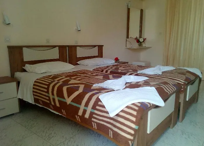 Leonidas Hotel&studios 2* Cos