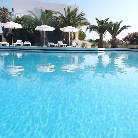 Leonidas & Отель Кос