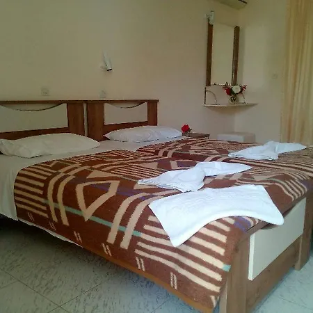 Leonidas & 2* Кос