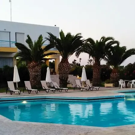 Leonidas & Отель