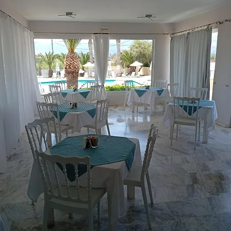 Leonidas Hotel&studios