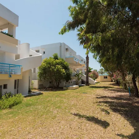 Leonidas Hotel&studios 2*