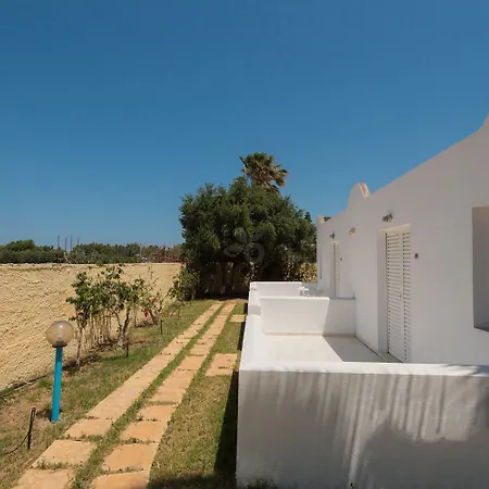 Leonidas Hotel&studios