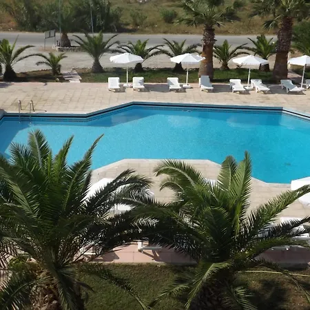 Hotel Leonidas Hotel&studios 2*