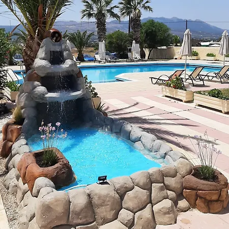 Leonidas Hotel&studios Hotel 2*