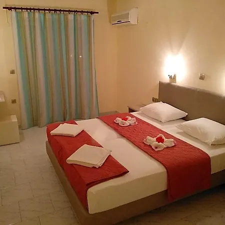 Leonidas Hotel&studios Hotel