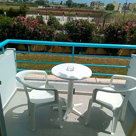 Leonidas Hotel&studios Hotel