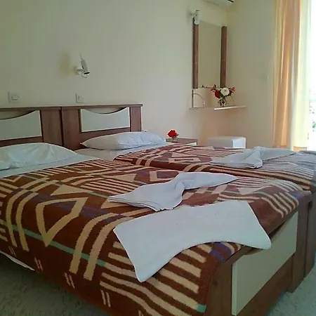 Hotel Leonidas Hotel&studios 2*