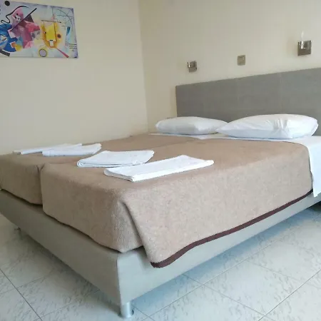 Hotel Leonidas Hotel&studios 2*