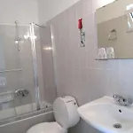 Leonidas Hotel&studios