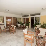 Hotel Leonidas Hotel&studios 2*