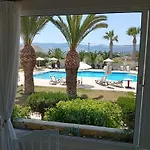 Leonidas Hotel&studios Hotel Cos