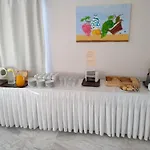 Leonidas Hotel&studios 2*