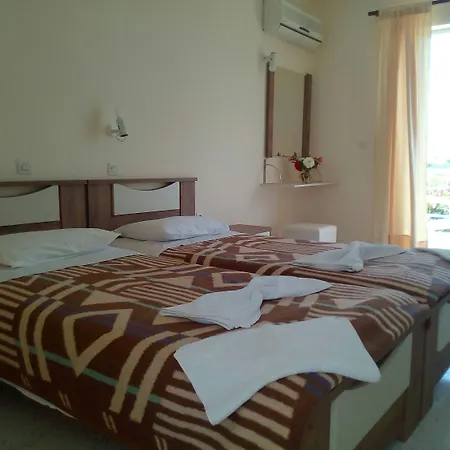 Leonidas Hotel&studios Hotel 2*