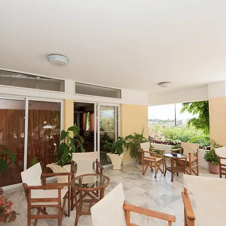 Hotel Leonidas Hotel&studios 2*