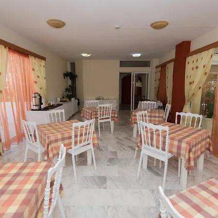 Leonidas Hotel&studios Hotel