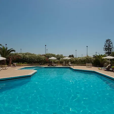 Leonidas Hotel&studios 2*