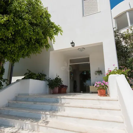 Leonidas Hotel&studios Hotel