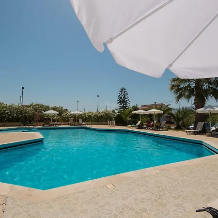 Leonidas Hotel&studios 2*