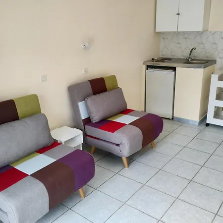 Leonidas Hotel&studios