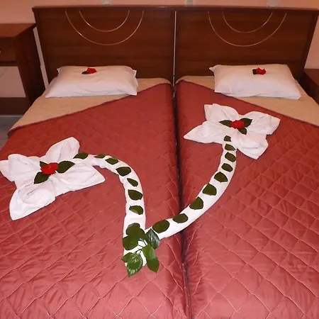 Hotel Leonidas Hotel&studios 2*