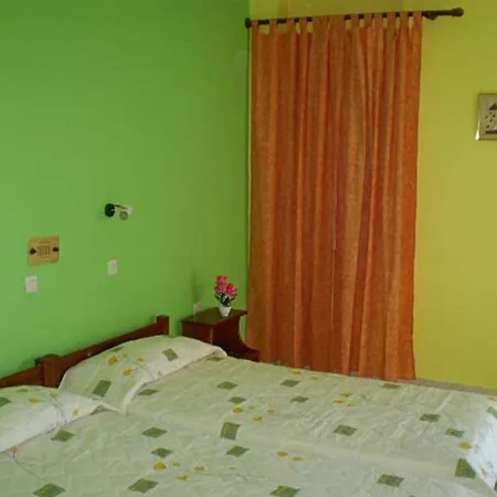 Hotel Leonidas Hotel&studios Cos