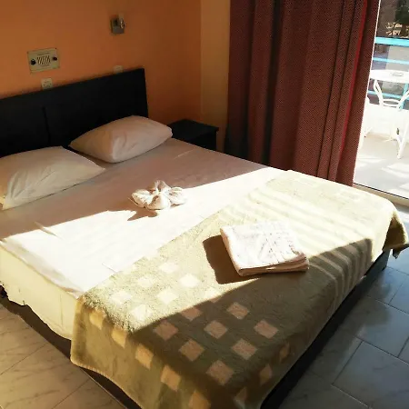 Leonidas Hotel&studios Hotel